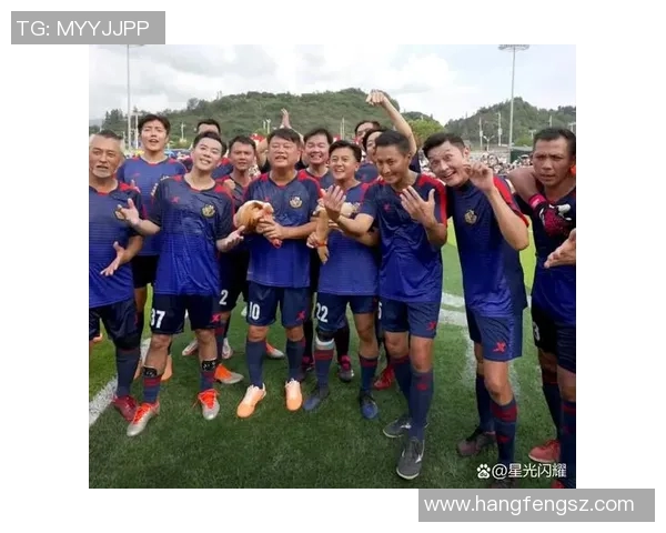 他和足球明星长得一模一样引发网友热议究竟是谁让人惊叹的相似度如此之高 他和足球明星长得一模一样引发网友热议究竟是谁让人惊叹的相似度如此之高