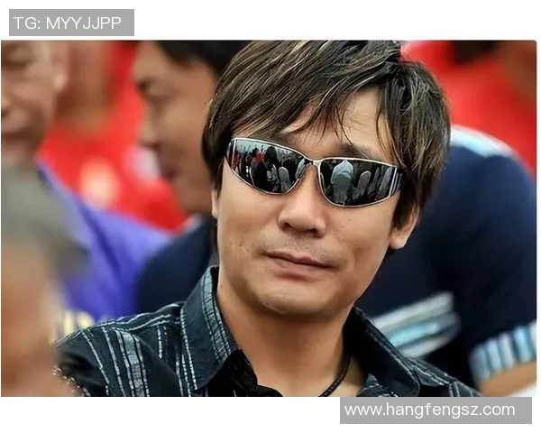 足球明星的儿子帅气照片大揭秘小小球星的魅力与风采尽显无遗 足球明星的儿子帅气照片大揭秘小小球星的魅力与风采尽显无遗